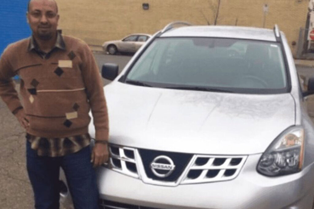 ISUROON man and car
